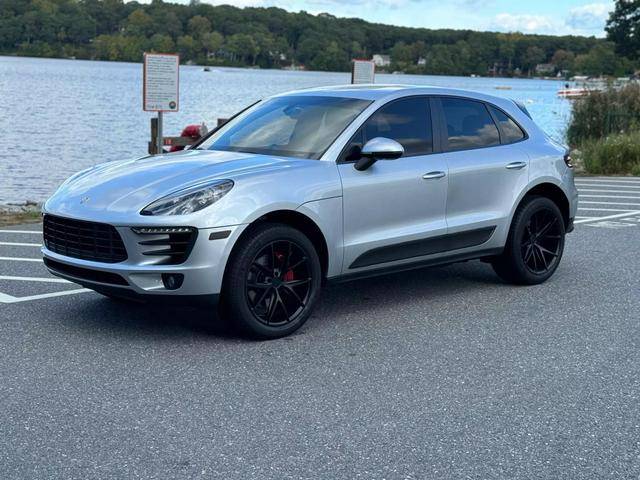 2015 Porsche Macan S AWD photo