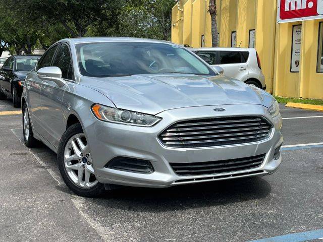 2016 Ford Fusion SE FWD photo