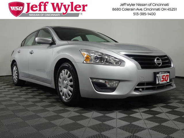 2015 Nissan Altima 2.5 FWD photo