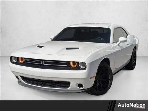 2015 Dodge Challenger SXT RWD photo