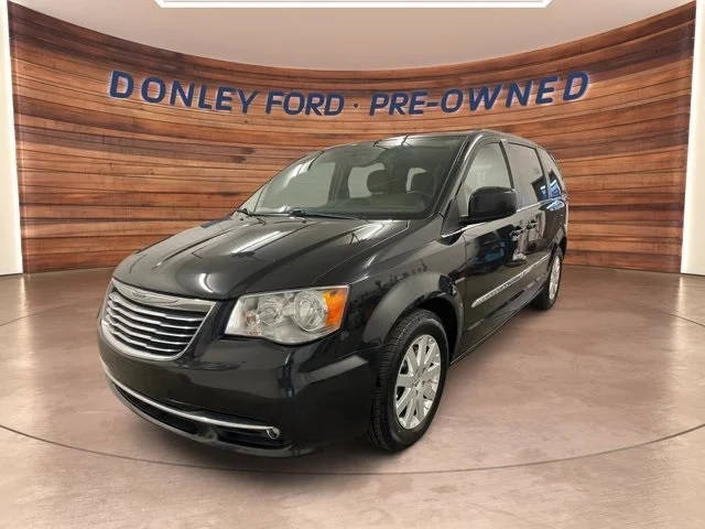 2015 Chrysler Town and Country Touring FWD photo