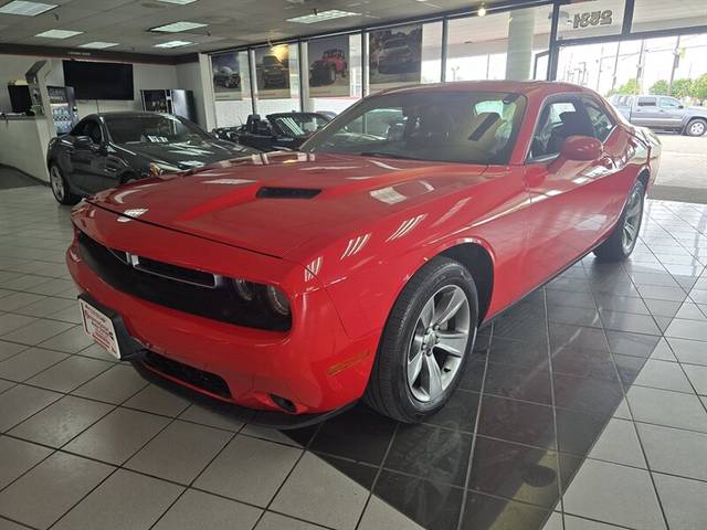 2015 Dodge Challenger SXT RWD photo