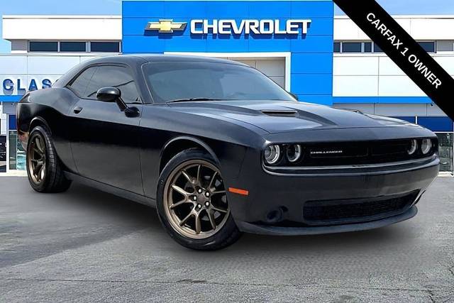 2015 Dodge Challenger SXT RWD photo