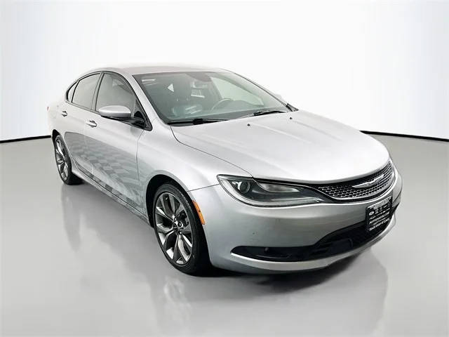 2016 Chrysler 200 S FWD photo