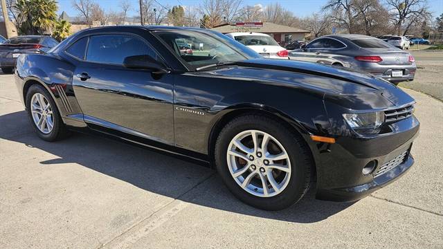 2015 Chevrolet Camaro LT RWD photo