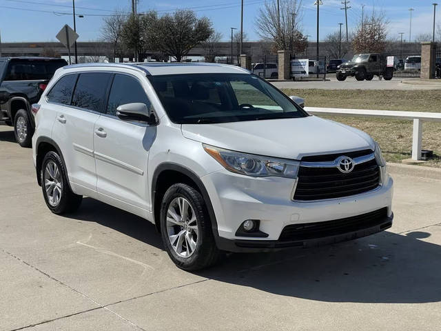 2015 Toyota Highlander XLE FWD photo
