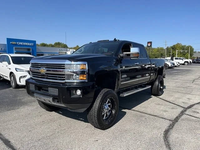 2015 Chevrolet Silverado 2500HD High Country 4WD photo