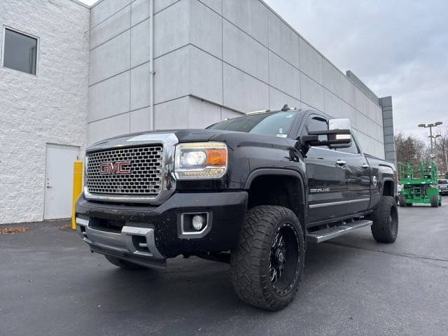 2015 GMC Sierra 2500HD Denali 4WD photo