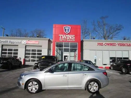 2016 Chevrolet Cruze LS FWD photo