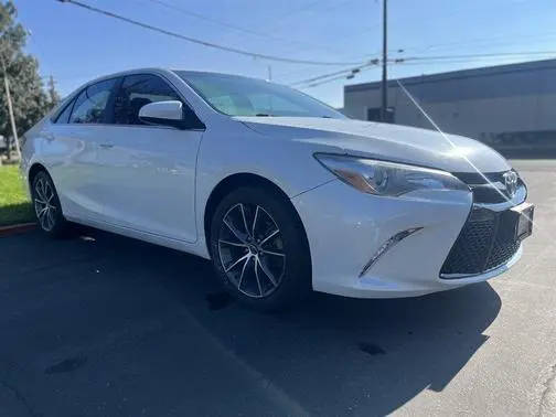 2016 Toyota Camry XSE FWD photo