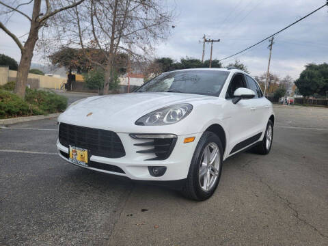 2015 Porsche Macan S AWD photo