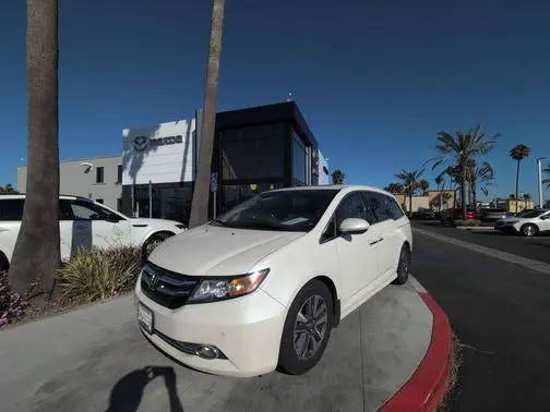 2016 Honda Odyssey Touring FWD photo