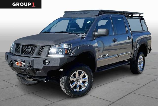 2015 Nissan Titan SL 4WD photo