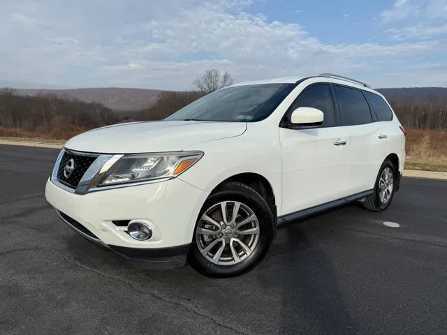 2015 Nissan Pathfinder S FWD photo