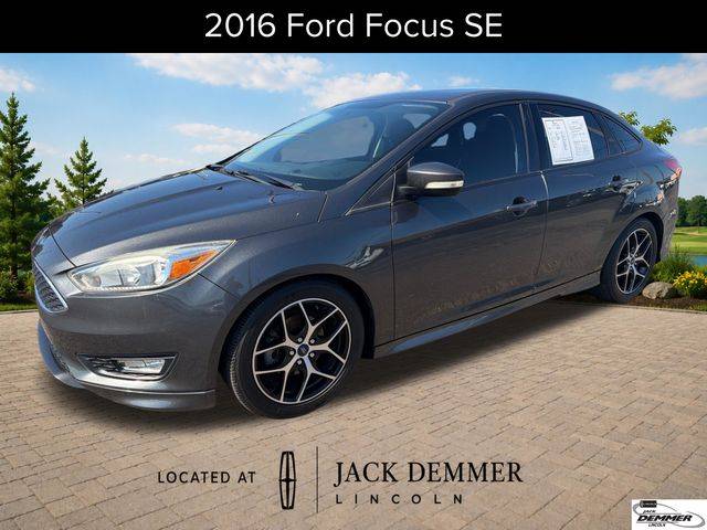 2016 Ford Focus SE FWD photo
