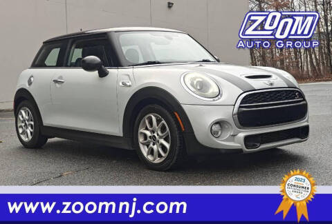 2015 MINI Hardtop 2 Door S FWD photo