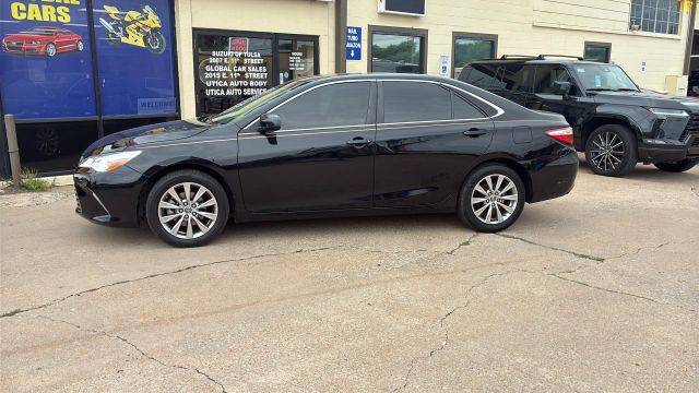 2016 Toyota Camry XLE FWD photo