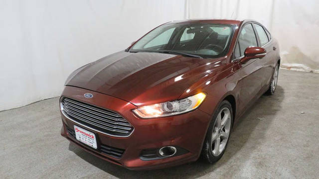 2016 Ford Fusion SE FWD photo