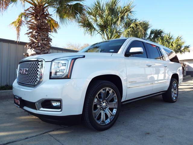 2016 GMC Yukon XL Denali RWD photo