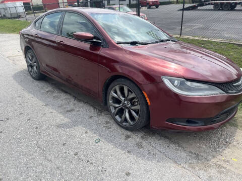 2015 Chrysler 200 S FWD photo