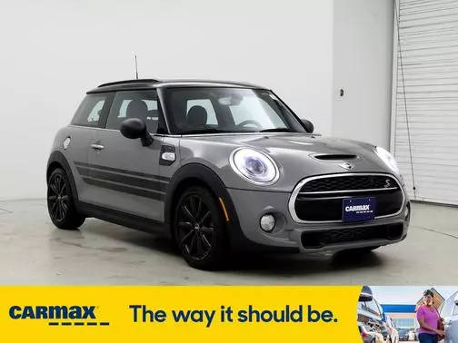 2015 MINI Hardtop 2 Door S FWD photo