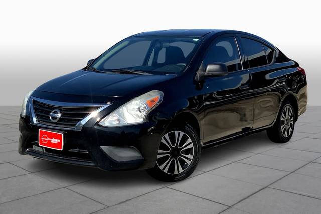 2015 Nissan Versa S FWD photo