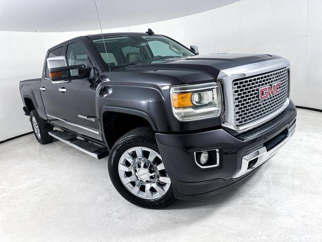 2015 GMC Sierra 2500HD Denali 4WD photo