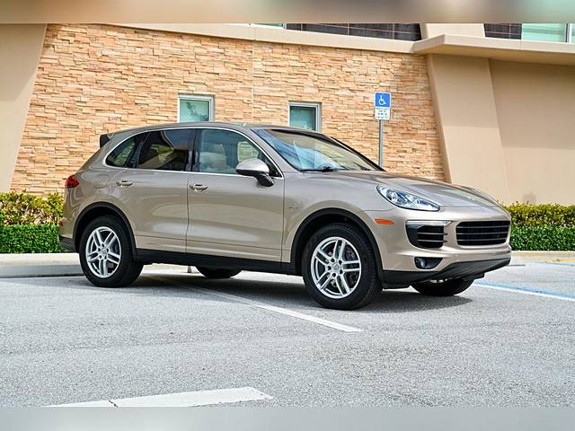 2016 Porsche Cayenne Diesel AWD photo