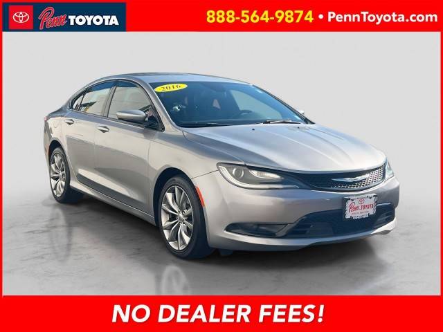 2016 Chrysler 200 S AWD photo