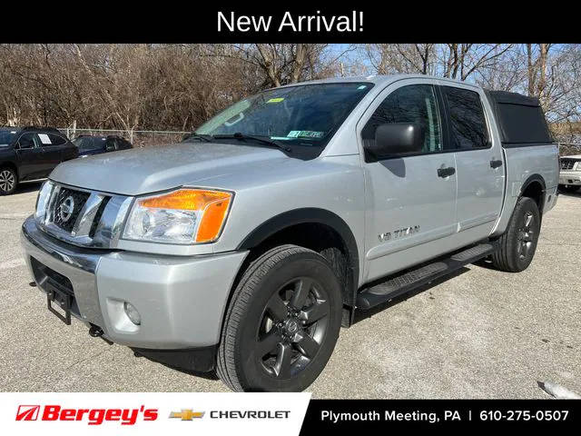 2015 Nissan Titan SV 4WD photo