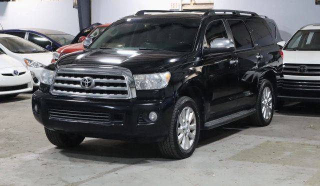 2016 Toyota Sequoia Platinum RWD photo