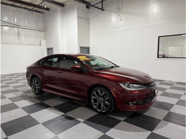 2016 Chrysler 200 S FWD photo