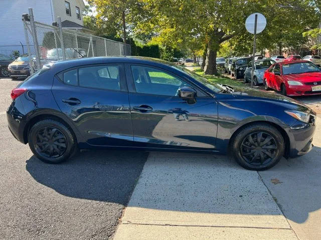 2016 Mazda 3 i Sport FWD photo