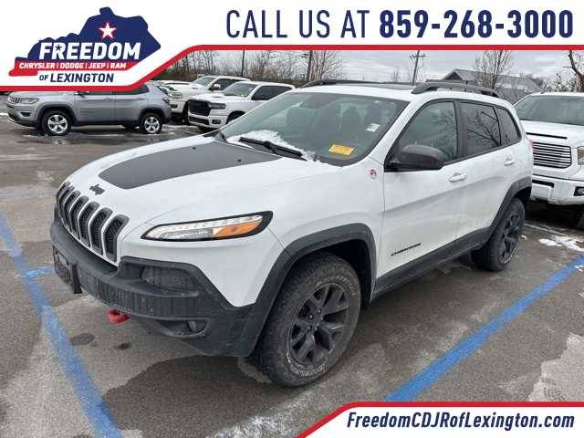 2016 Jeep Cherokee Trailhawk 4WD photo