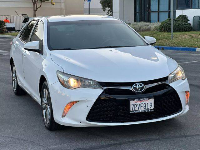 2016 Toyota Camry SE FWD photo