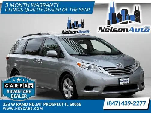 2015 Toyota Sienna LE FWD photo