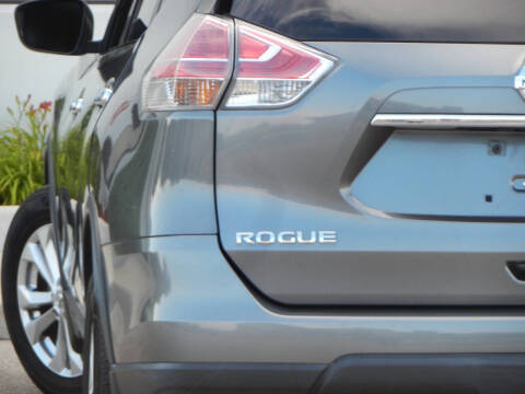 2015 Nissan Rogue SV AWD photo