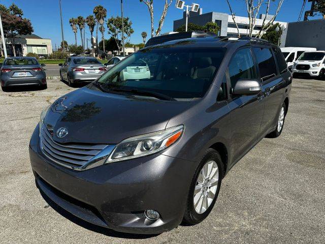 2015 Toyota Sienna Ltd Premium AWD photo