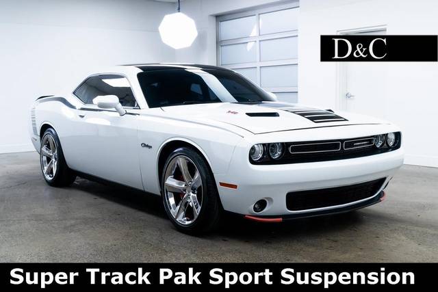 2015 Dodge Challenger SXT RWD photo