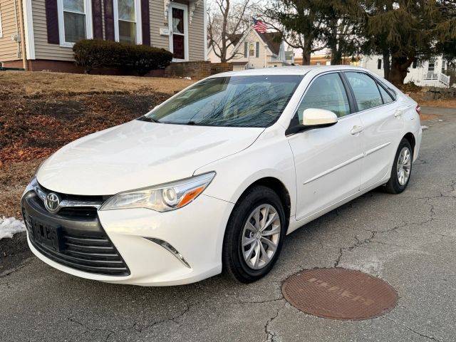 2016 Toyota Camry LE FWD photo