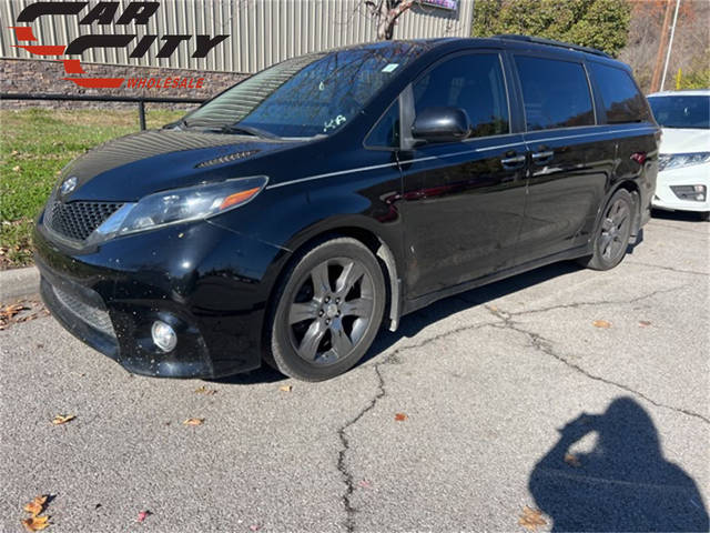 2015 Toyota Sienna SE FWD photo