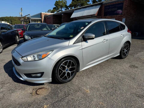 2016 Ford Focus SE FWD photo