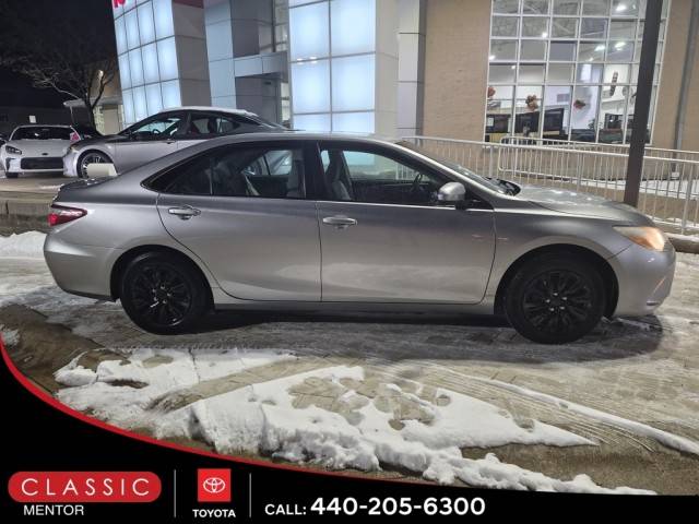 2016 Toyota Camry LE FWD photo