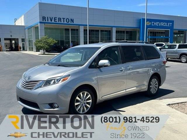 2015 Toyota Sienna LTD AWD photo
