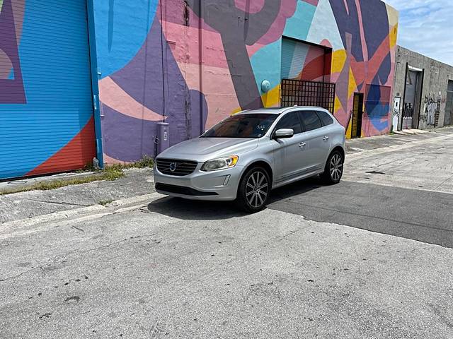2016 Volvo XC60 T5 Drive-E Premier FWD photo