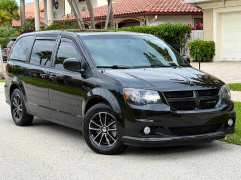 2016 Dodge Grand Caravan R/T FWD photo