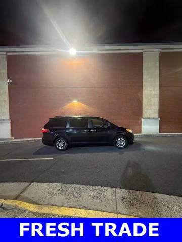 2015 Toyota Sienna XLE FWD photo