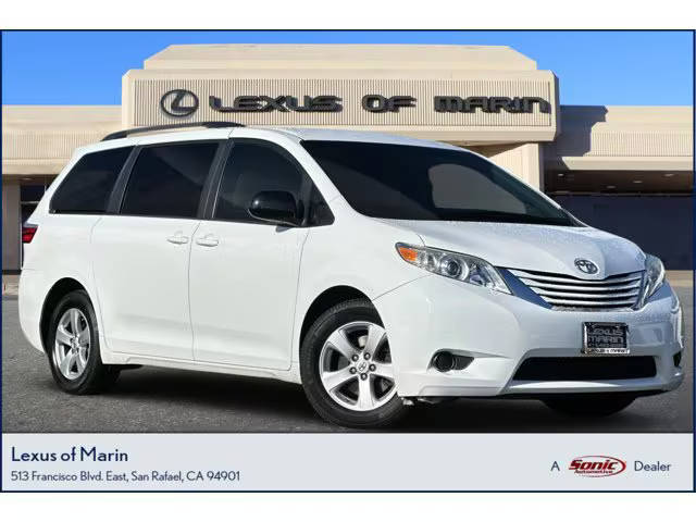 2015 Toyota Sienna LE FWD photo