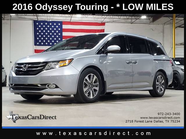 2016 Honda Odyssey Touring FWD photo