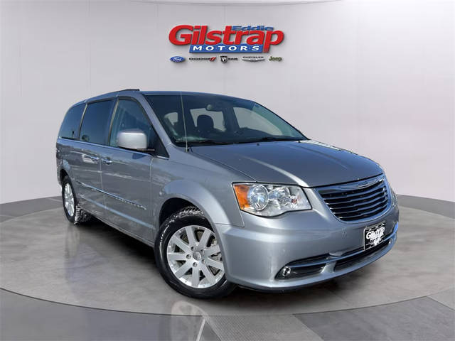 2016 Chrysler Town and Country Touring FWD photo